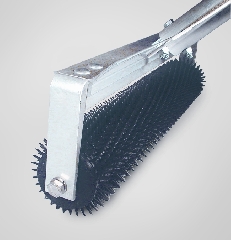 Magnum spike roller